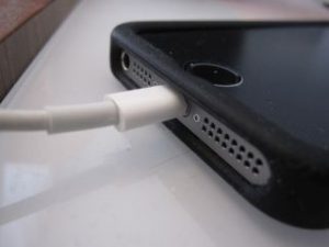 Das Iphone lädt nicht mehr - was hilft gegen das Iphone Ladeproblem?